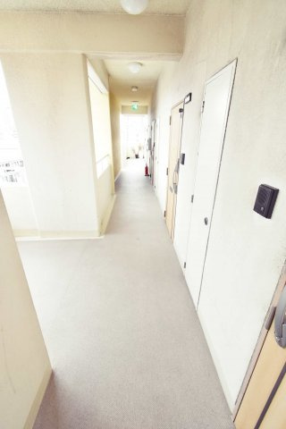 シェモア桜川のロビー