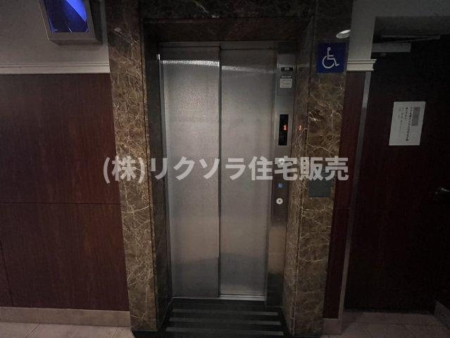 クレアセトル鴻池新田のその他共用部分|エレベーター1基　防犯カメラ有
■物件内覧・資金計画相談・住宅ローン相談、リフォーム相談、お問合せ受付中■
※当日・翌日のご内覧、ご相談はお電話でのお問合せがスムーズです！