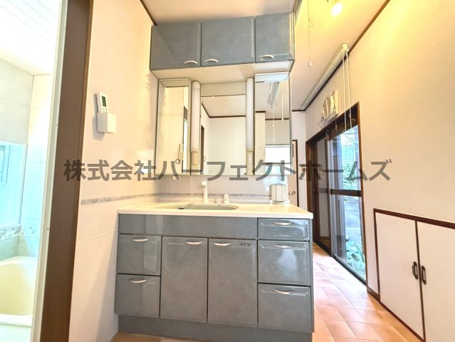 田宮本町戸建　賃貸の独立洗面台|独立洗面台で身支度をすべて済ませてしまいましょう