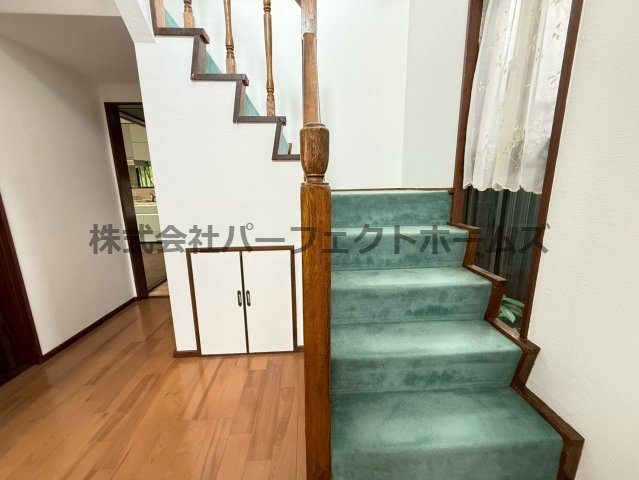 田宮本町戸建　賃貸の内装|明るい室内です