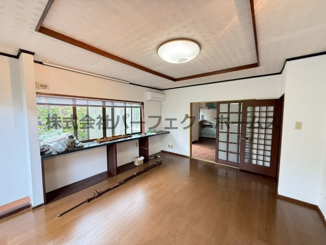 田宮本町戸建　賃貸の居間・リビング|ゆったりとした居間です