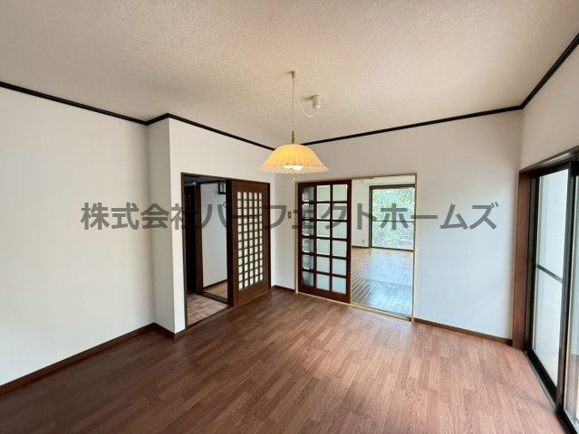 田宮本町戸建　賃貸の居間・リビング|使いやすいリビングです