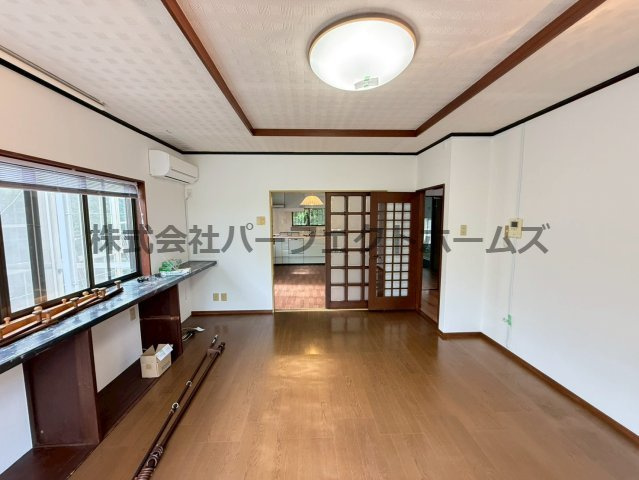 田宮本町戸建　賃貸の居間・リビング|ゆったり過ごせる居間です