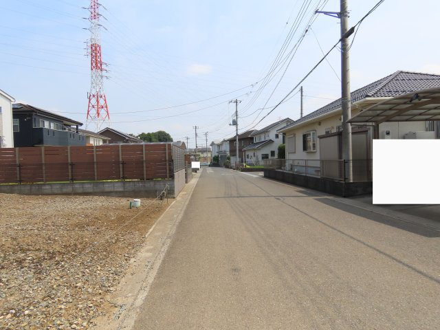 坂戸市石井売地の前面道路含む現地写真