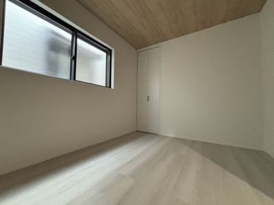 【洋室】 | 鶴見区中茶屋1丁目戸建 | 納戸（約6.0帖）