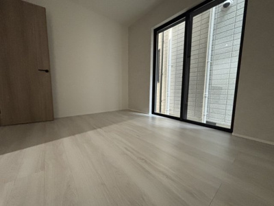 【洋室】 | 鶴見区中茶屋1丁目新築戸建 | 納戸（約7.5帖）：1階の納戸です。