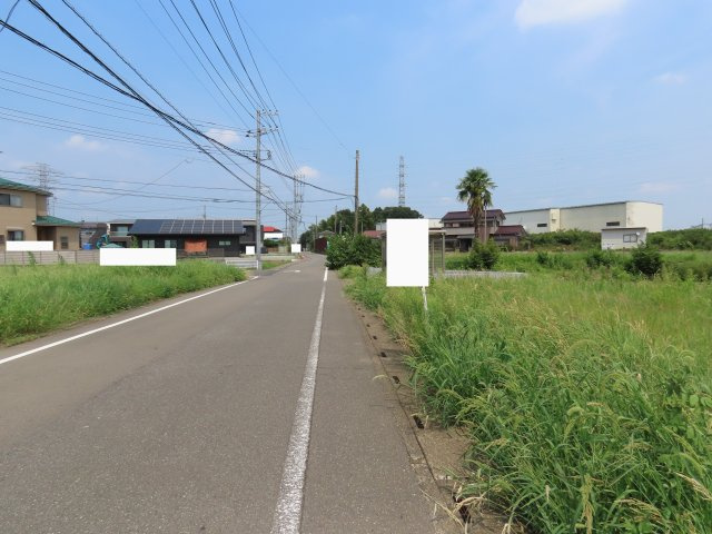 坂戸市石井売地の前面道路含む現地写真