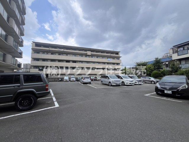 ハイム鴻池の駐車場|■物件内覧・資金計画相談・住宅ローン相談、リフォーム相談、お問合せ受付中■
※当日・翌日のご内覧、ご相談はお電話でのお問合せがスムーズです！