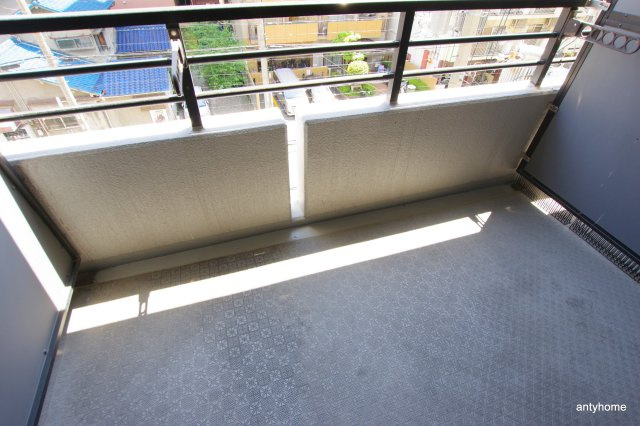 エスリード新大阪第8　仲介手数料無料のバルコニー