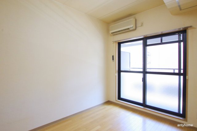 エスリード新大阪第8　仲介手数料無料の洋室