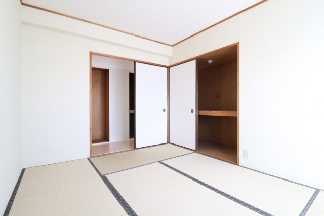 グランドハイツ小柳の寝室