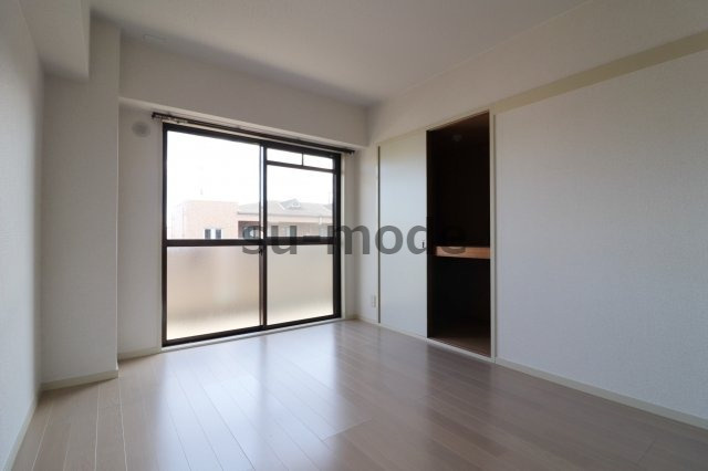 グランドハイツ小柳の寝室