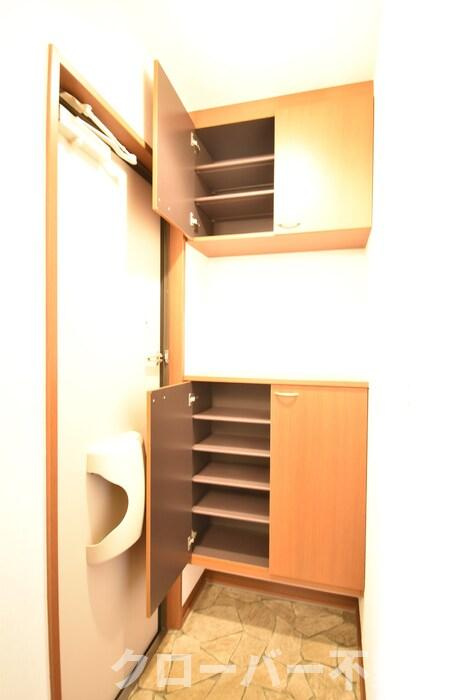 プロヴァンス土器東 B棟の収納|シューズボックス（カウンタータイプ）