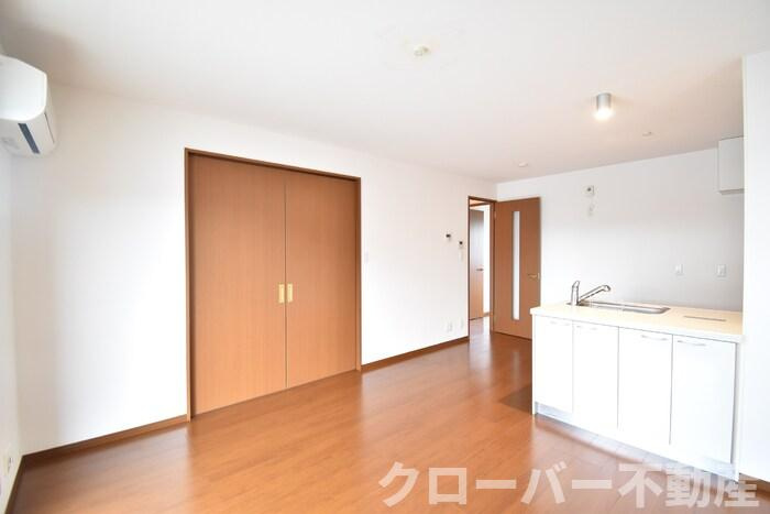 プロヴァンス土器東 B棟の居間・リビング|ＬＤＫ１２帖