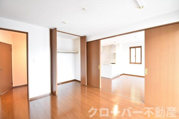 プロヴァンス土器東 B棟の寝室|洋室７帖～ＬＤＫ１２帖