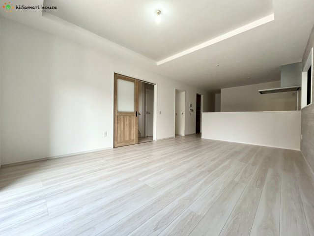 西区指扇15期　新築戸建　LIGARE02の居間・リビング