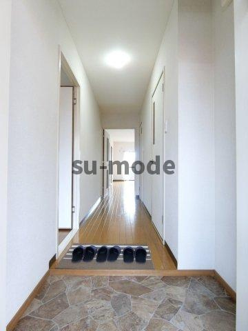 プランドール茨木の玄関