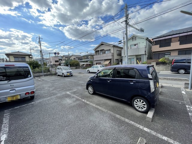 パセオ鈴谷の駐車場