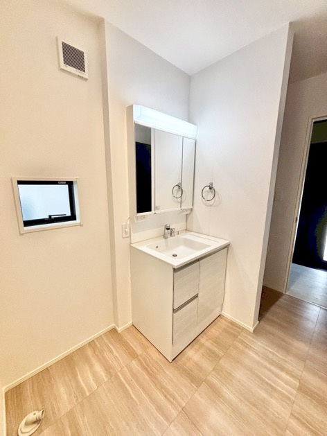グラファーレ碧南市大浜上町　全3棟　新築住宅の独立洗面台
