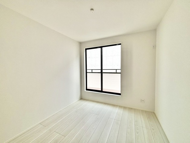 グラファーレ碧南市大浜上町　全3棟　新築住宅の洋室