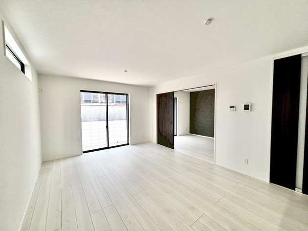 グラファーレ碧南市大浜上町　全3棟　新築住宅の居間・リビング