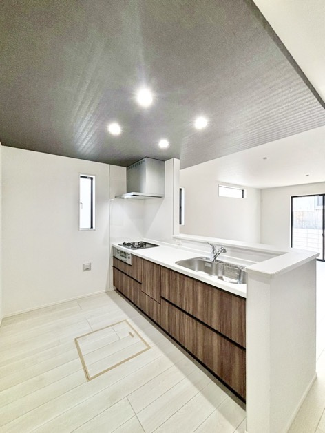 グラファーレ碧南市大浜上町　全3棟　新築住宅のキッチン