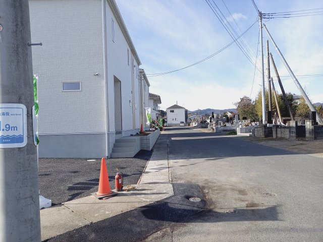 高萩市有明町　第5の前面道路含む現地写真|前面道路です
