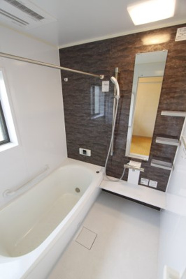 【浴室】 | 香芝市穴虫3131-64テラスハウス | きれいなお風呂です