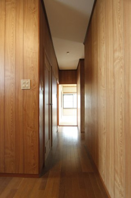 【内装】 | 香芝市穴虫3131-64テラスハウス | １階の廊下です