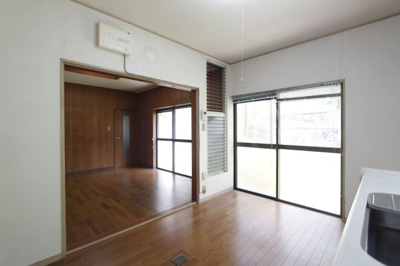 【居間・リビング】 | 香芝市穴虫3131-64テラスハウス | ゆったりとしたリビングです