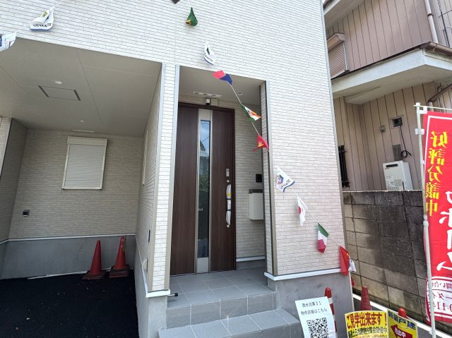 葛飾区西水元６丁目新築戸建【幸田小学校：5分】のエントランス|エントランス・玄関ポーチ・防犯カメラ付き