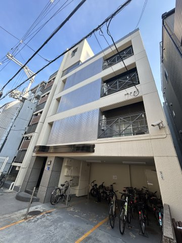十三ホワイティの外観