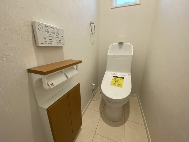 〈新築戸建〉五貫目町　2駅利用可/乾太くん設置可能/EVコンセントのトイレ