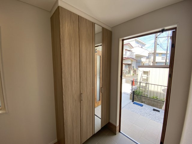 〈新築戸建〉五貫目町　2駅利用可/乾太くん設置可能/EVコンセントの玄関