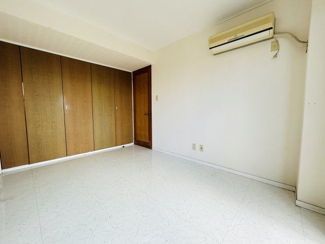 コスタヴェルデの洋室