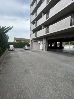 【外観】 | フローレンス矢野南弐番館 | 平面駐車場　空無（令和7年5月現在)
