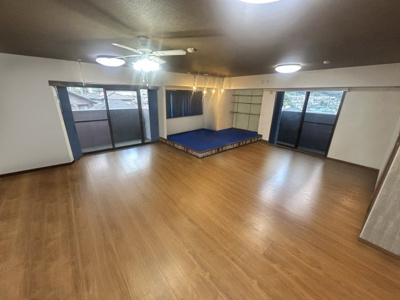 【内装】 | フローレンス矢野南弐番館 | 広く開放的なLDK
※CG 加工により空室状態にした画像です