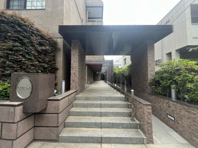 レグナス市ヶ谷払方町のエントランス|レグナス市ヶ谷払方町