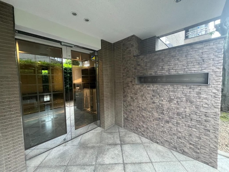 レグナス市ヶ谷払方町のエントランス|レグナス市ヶ谷払方町