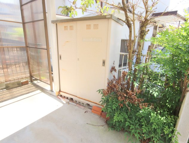 松美台借家の庭