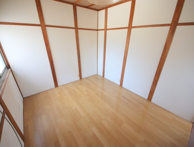 松美台借家の内装