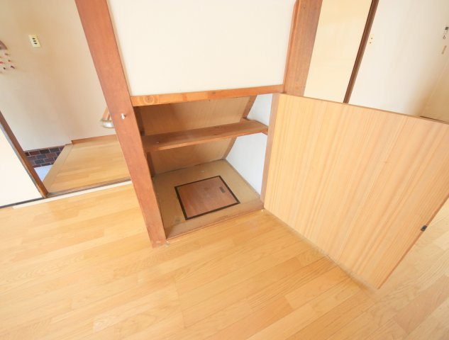 松美台借家の収納