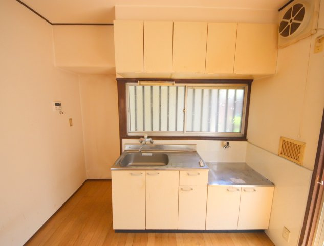 松美台借家のキッチン