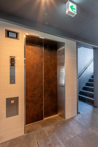 ブリリアコート龍谷大前のその他共用部分|エレベーターがあります。