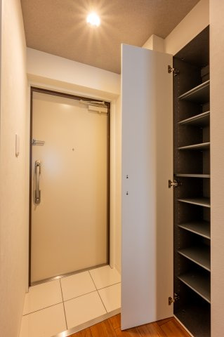 ブリリアコート龍谷大前の収納|大容量のシューズボックスがあり、収納できます。