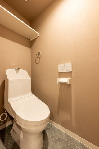 ブリリアコート龍谷大前のトイレ|ウォシュレット付きトイレです。