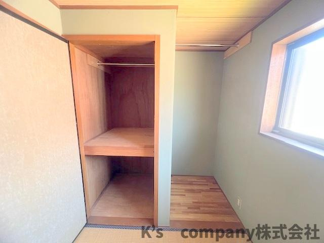 ◎高座郡寒川町小谷3丁目　中古戸建の収納|オープンクローゼットと押入れスペース◇