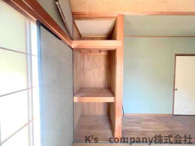 ◎高座郡寒川町小谷3丁目　中古戸建の収納|南側の和室の収納スペース◇