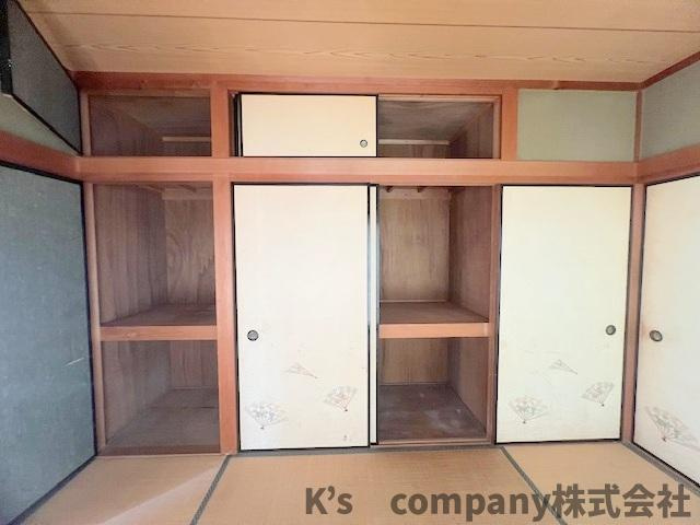 ◎高座郡寒川町小谷3丁目　中古戸建の収納|ダイニングの隣の和室の押入れ◇