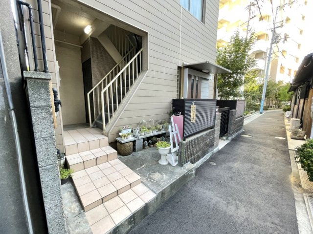 黒田ビルのエントランス